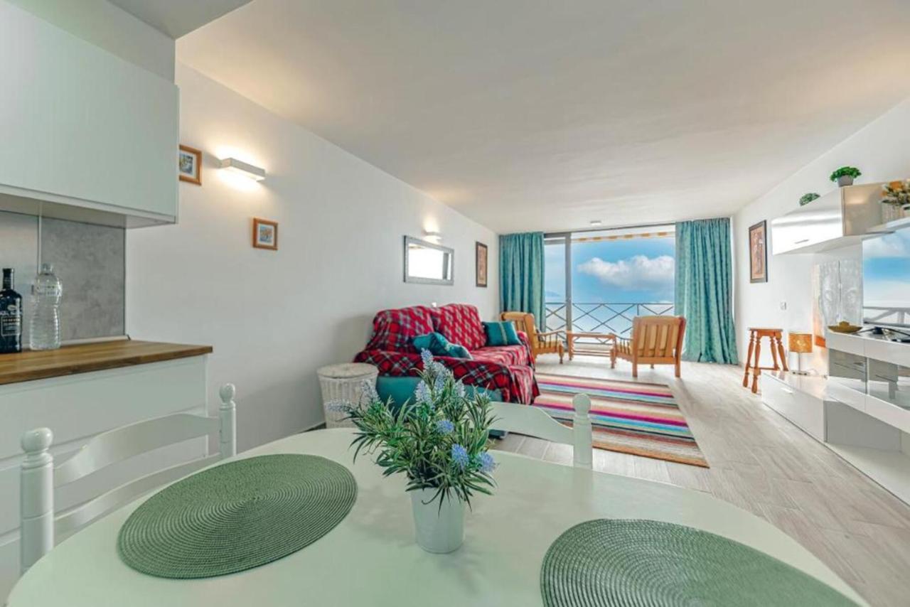 Neptuno Oceanview Suite With Pool And Beach Private Access Puerto de Santiago  Exterior photo